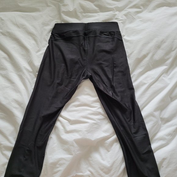 3/4 Black Under Armour Legging - Picture 4 of 4